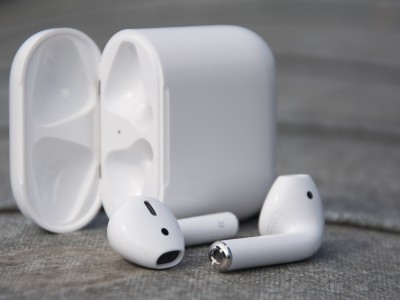   AirPods   