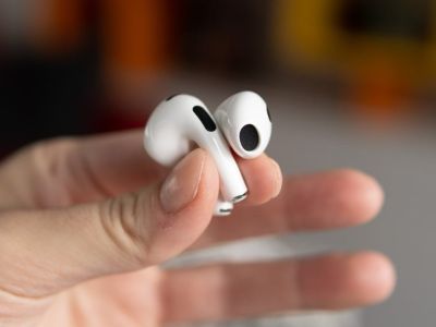 : AirPods        Pro-