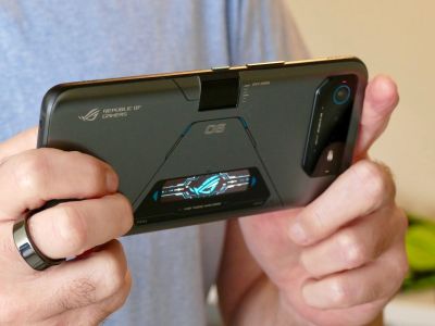 ASUS ROG Phone 7 Ultimate      []