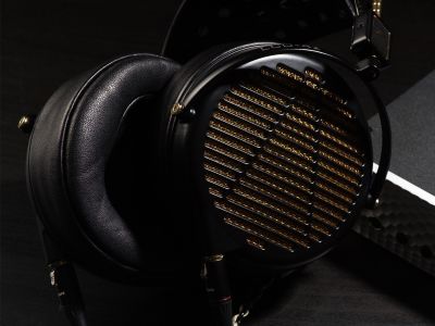  Audeze LCD-4z:  Hi-End