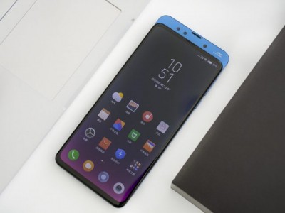 - Xiaomi Mi Mix 3   