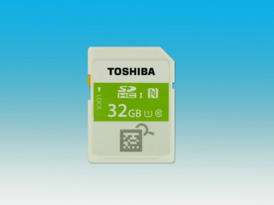 Toshiba     SDHC   NFC