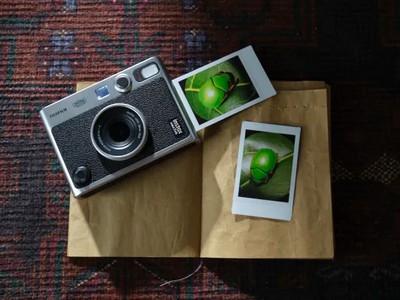 Fujifilm Instax Mini Evo      