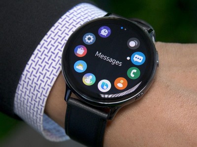  Samsung Galaxy Watch4   