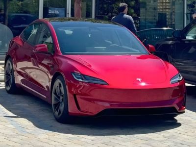   Tesla Model 3     []